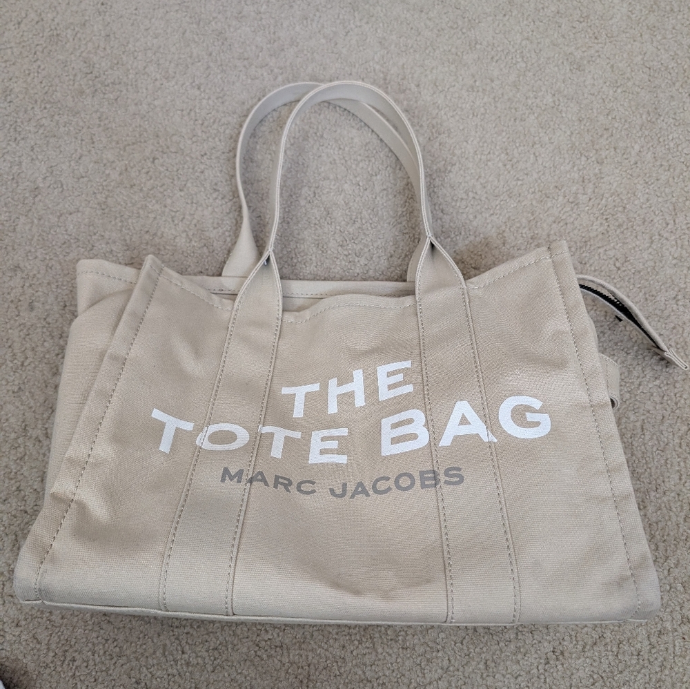 Marc Jacobs Beige Tote Bag